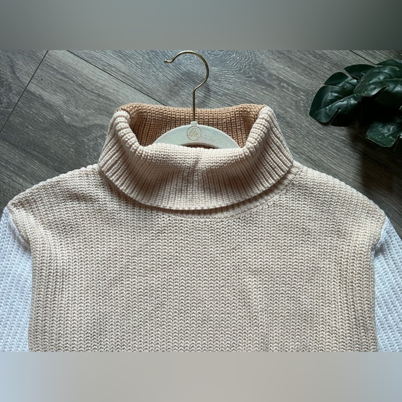 Simplee Turtleneck Chunky Color Block Sweater - Picture 7 of 9